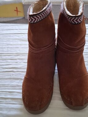 Toms Rust Suede Shearling-Lined Ankle Booties with Patterned Cuff